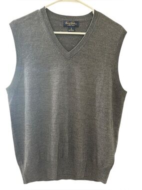 Brooks Brothers‎ Men’s Gray V-Neck 100% Saxxon Wool Sweater Vest Size Medium